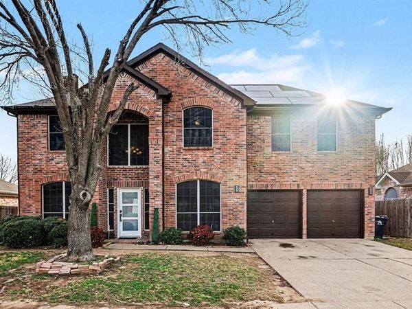 6715 Canyon Creek Drive, Arlington, TX 76001