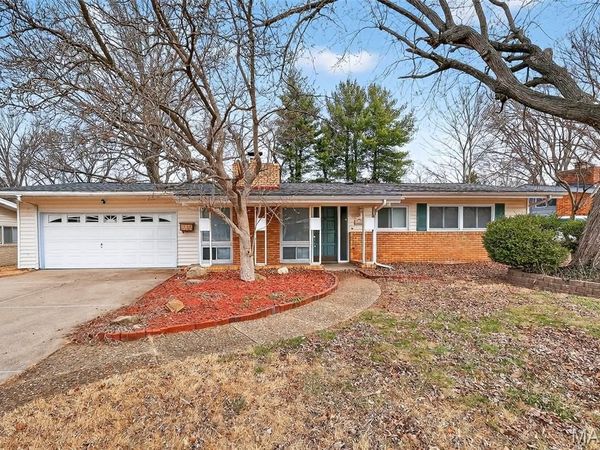 3135 Kingsley Drive , St Louis, MO 63033