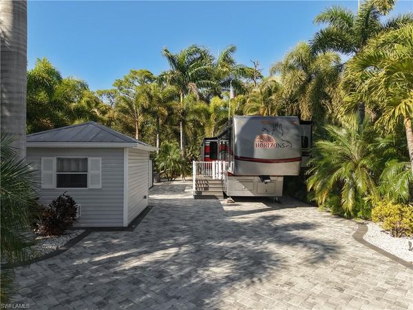 10067 Ramblewood CT , FORT MYERS, FL 33905