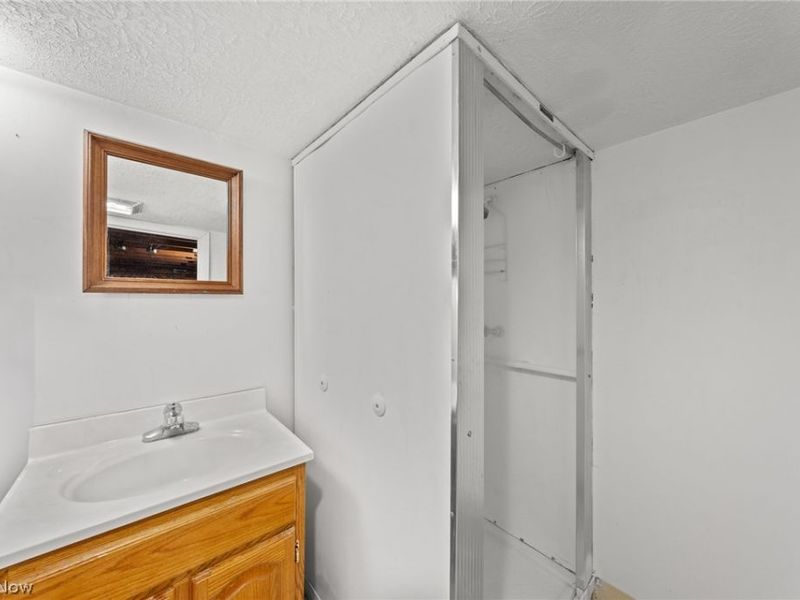 1410 Colonial Boulevard NE, Canton, OH 44714 Photo 24