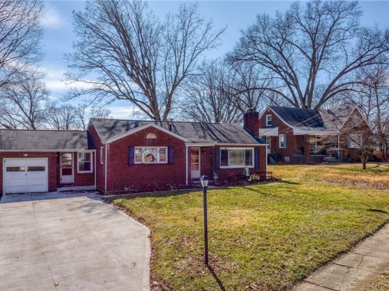 1410 Colonial Boulevard NE, Canton, OH 44714 Photo 3