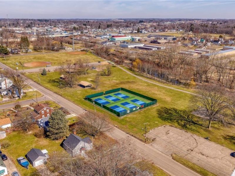 1410 Colonial Boulevard NE, Canton, OH 44714 Photo 37