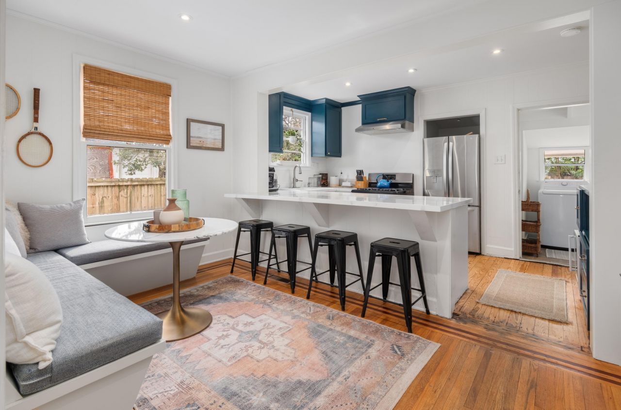 106 Hickory Street Photo 10