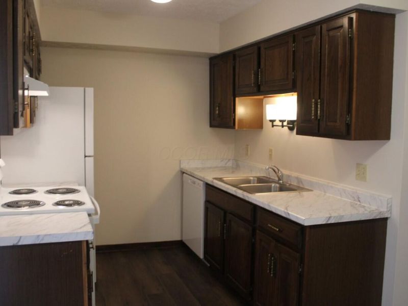 390-404 Edinburgh Road, Dublin, OH 43017 Photo 21