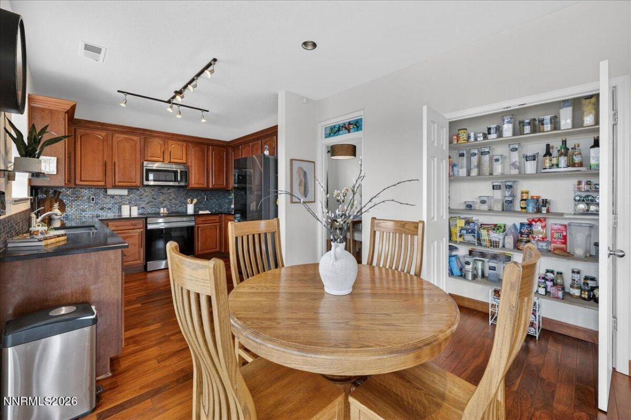 1091 Crown View Drive, Reno, NV 89523 Photo