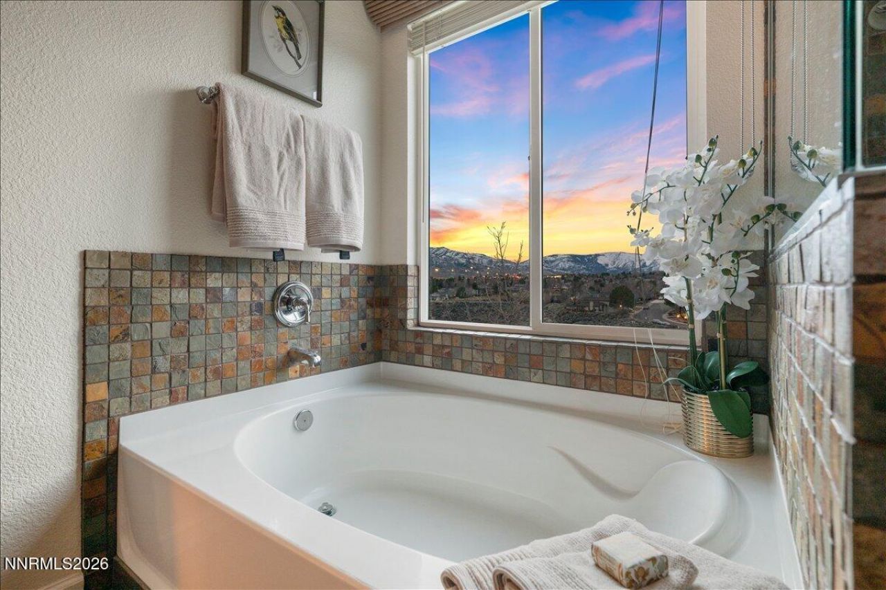 1091 Crown View Drive, Reno, NV 89523 Photo