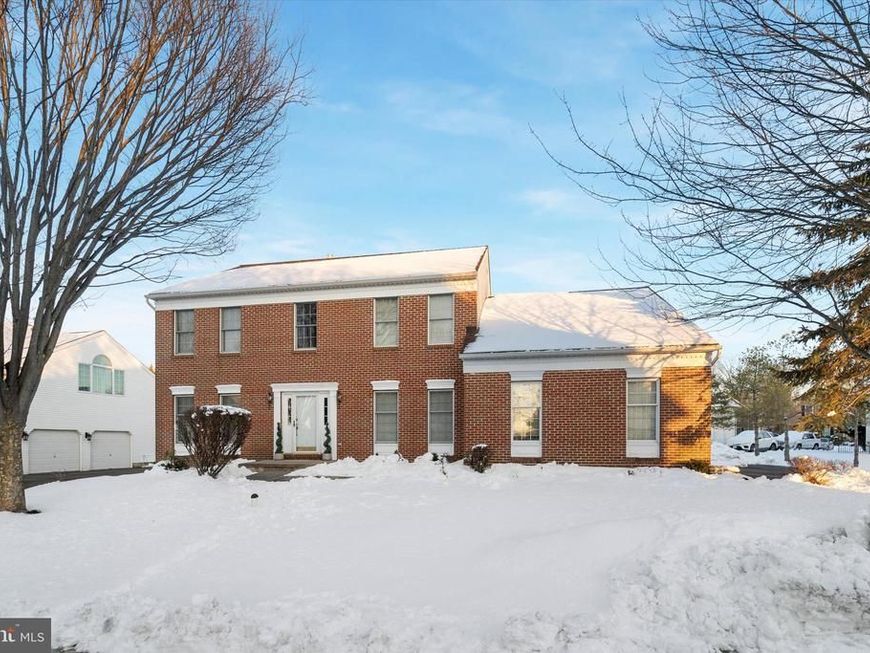 218 Hazeltine Circle, Blue Bell, PA 19422 Main Photo