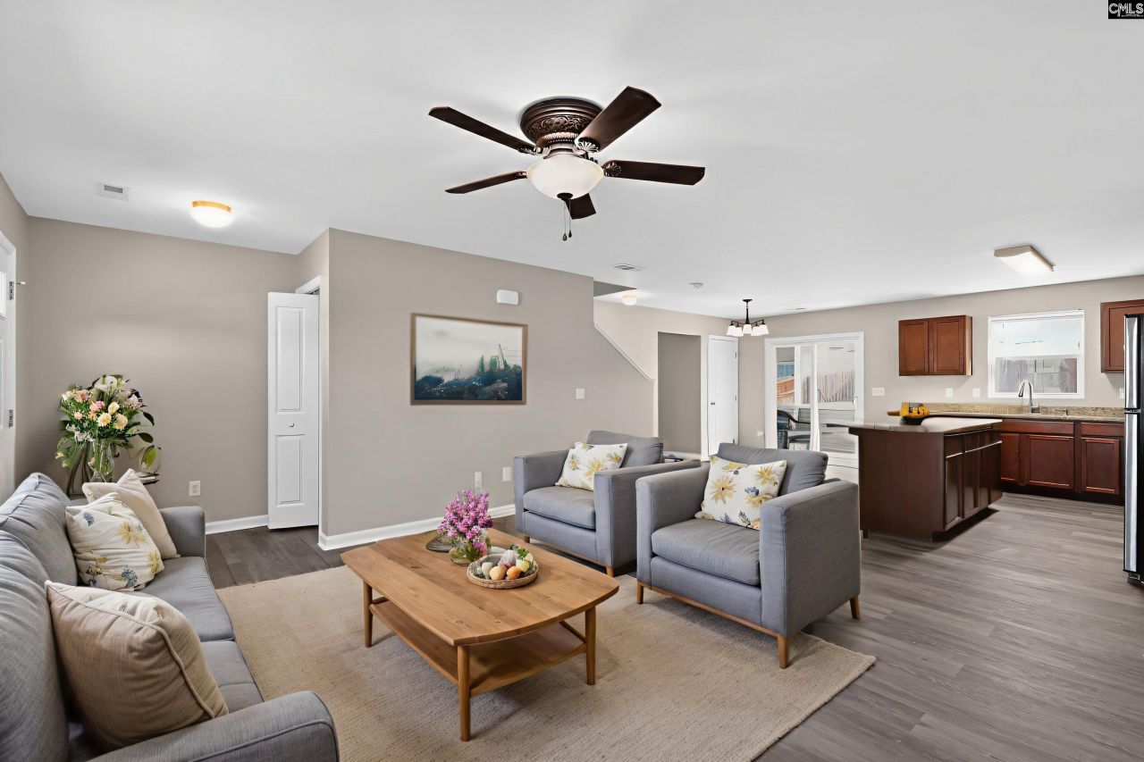 1014 Sequoia Court  Photo 4