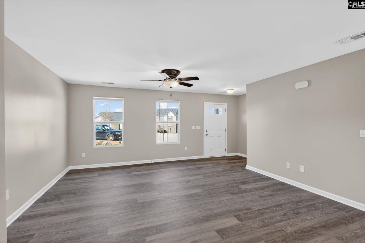 1014 Sequoia Court  Photo 5