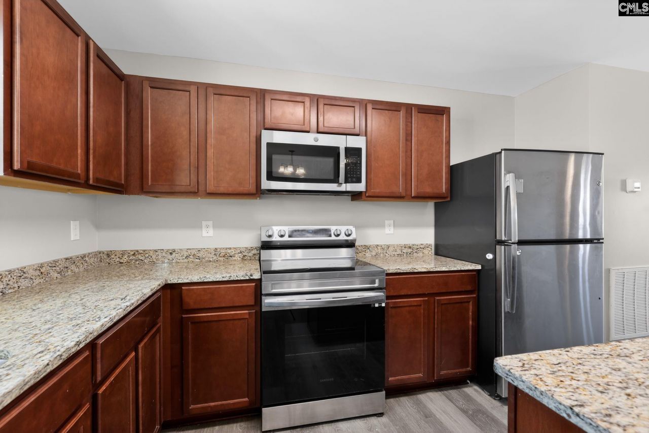 1014 Sequoia Court  Photo 7