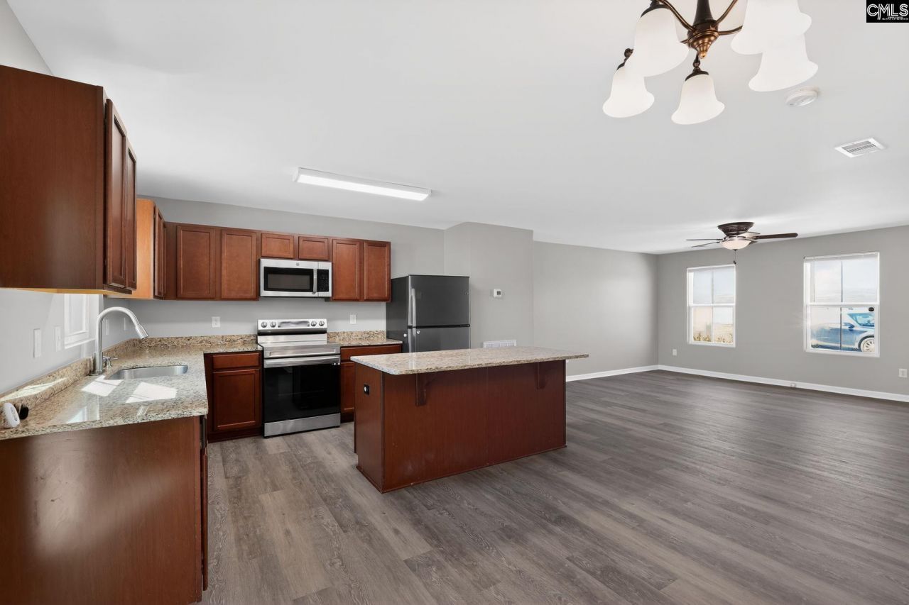 1014 Sequoia Court  Photo 8