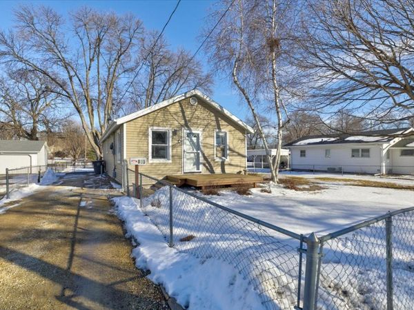 815 E 25th Street, Des Moines, IA 50317