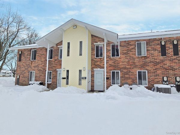 11 Navajo Court , Unit 11, Coram, NY 11727