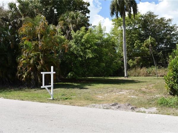 4604 Orchard LN, NAPLES, FL 34112