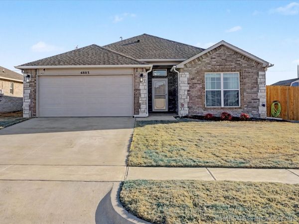 4803 E Galveston Place, Broken Arrow, OK 74014