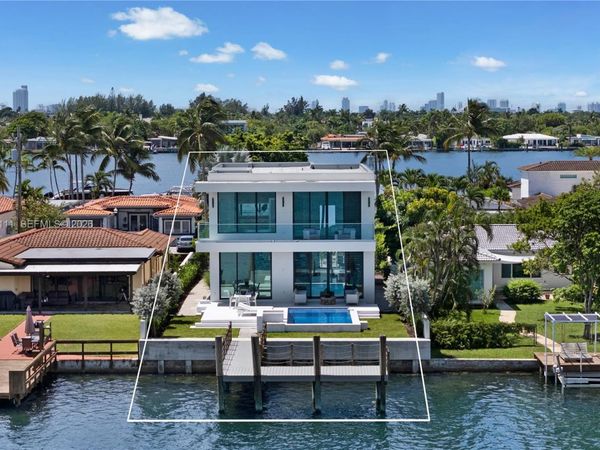 1351 Stillwater Dr , Miami Beach, FL 33141