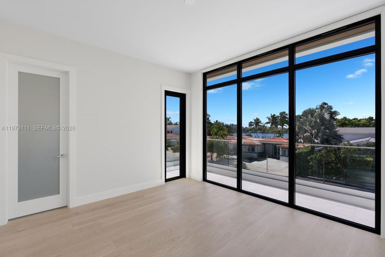 1351 Stillwater Dr , Miami Beach, FL 33141 Photo