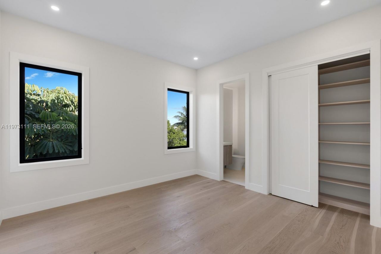 1351 Stillwater Dr , Miami Beach, FL 33141 Photo