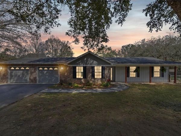 6930 Ching Lynch Road, Mobile, AL 36618