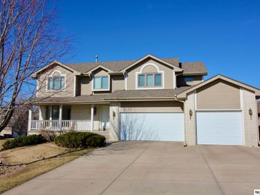 1235 Cork Drive, Papillion, NE 68046