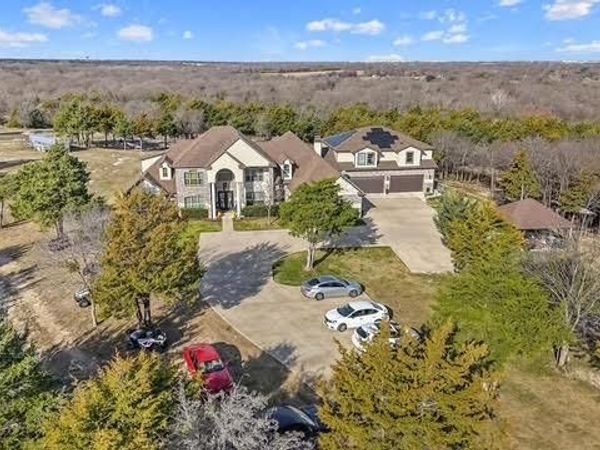 505 S Bluegrove Road, Lancaster, TX 75146