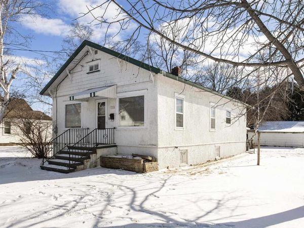 1513 28TH AVENUE, Menomonie, MI 49858