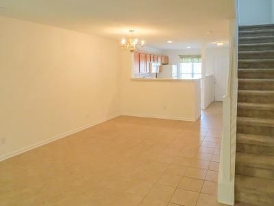 367 Kelsey Boulevard Photo 4