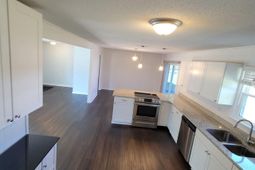 7744 Allwood Avenue photo 4