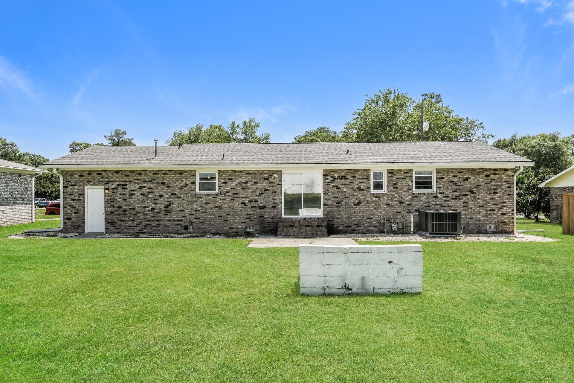 7744 Allwood Avenue Photo 22