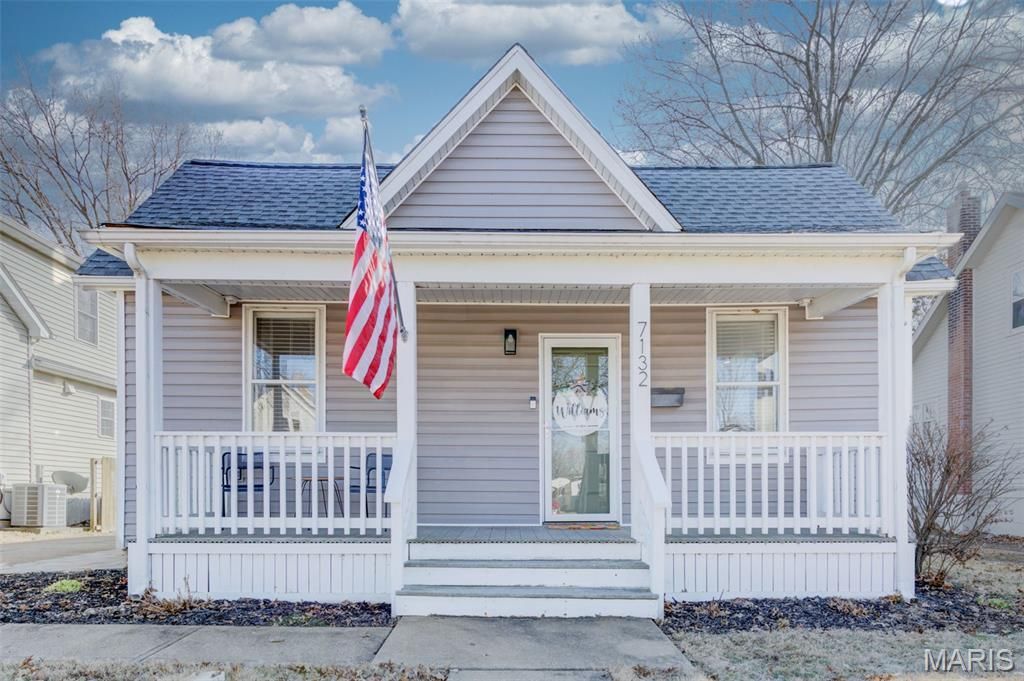 7132 Lindenwood Place, Saint Louis, MO 63109 Main Photo