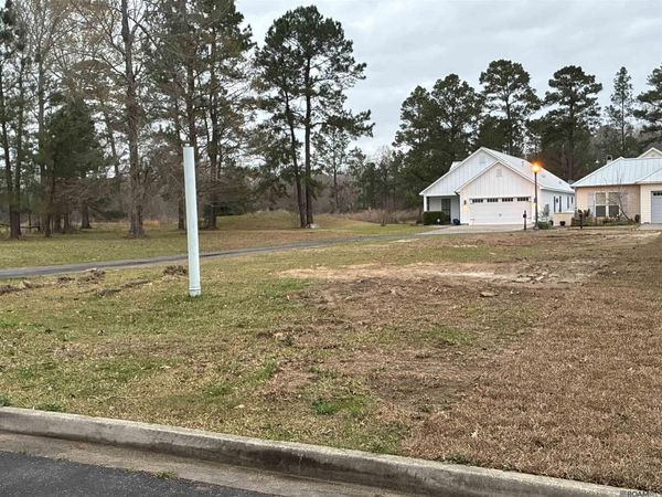 13827 Savannah Dr, St Francisville, LA 70775