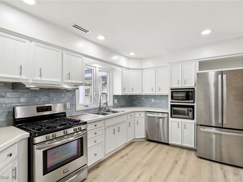 483 Parkside Drive, Akron, OH 44313 Photo 13