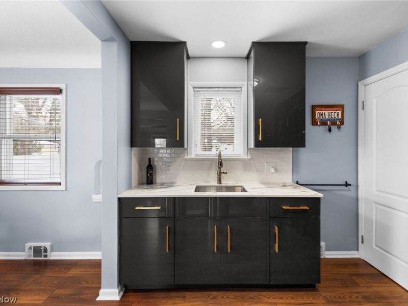 6568 Lawnwood Avenue, Parma Heights, OH 44130 Photo 9