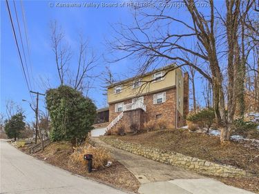 1200 Henry Road, South Charleston, WV 25303