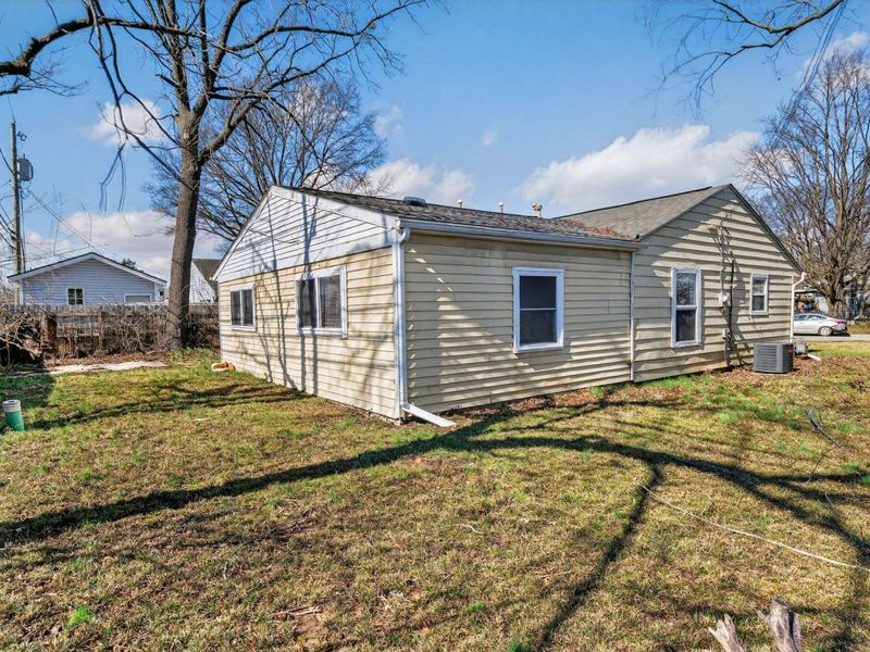 1657 Eastbrook Drive S, Columbus, OH 43223 Photo 2