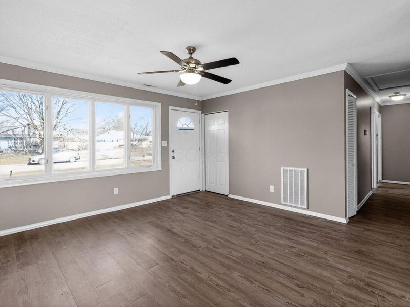 1657 Eastbrook Drive S, Columbus, OH 43223 Photo 3