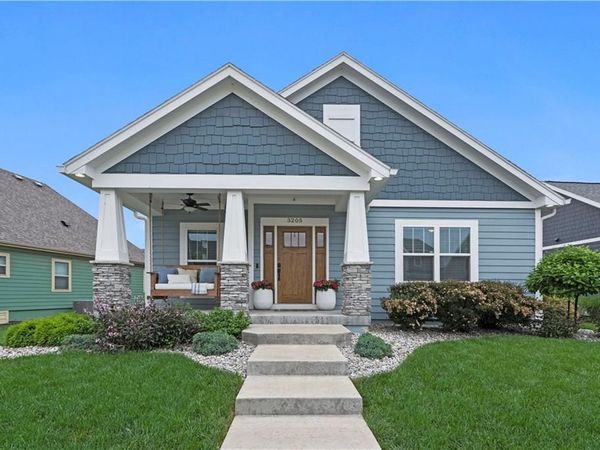 3205 SW Mary Street, Lee's Summit, MO 64081