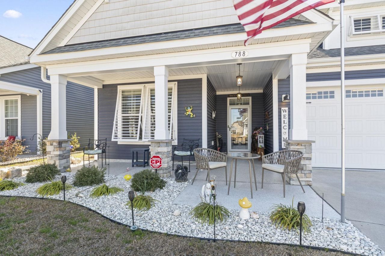 788 Hackberry Way Photo 2