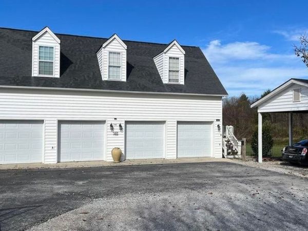 5163 Peavine Rd , Crossville, TN 38571