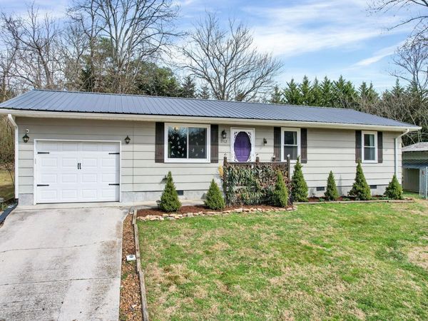 3512 Harris Road, Knoxville, TN 37918
