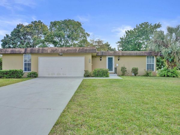 7018 NW 64th St, Tamarac, FL 33321