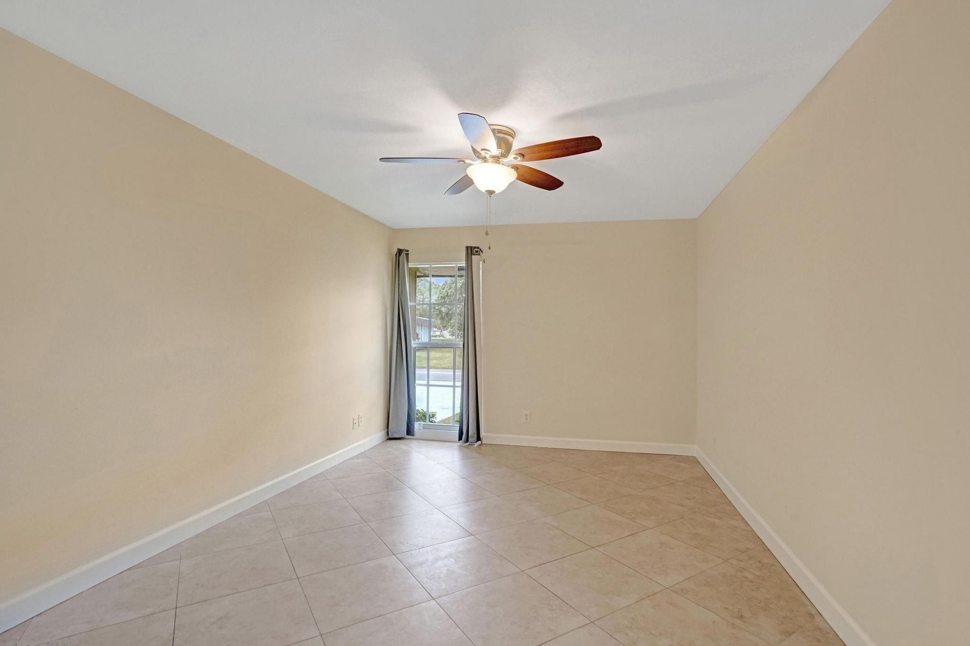 7018 NW 64th Street, Tamarac, FL 33321 Photo