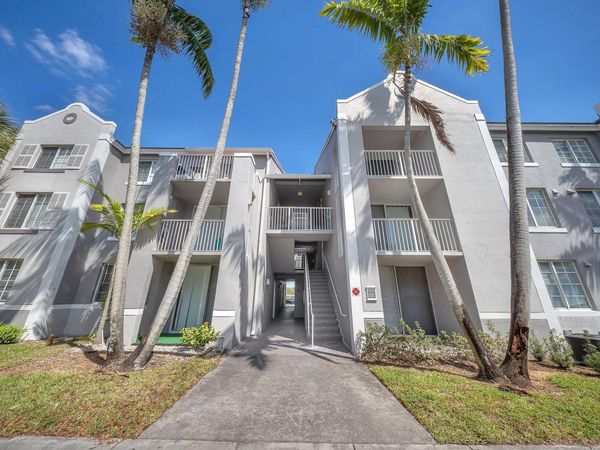 11165 SW 6th Street, Unit 101, Pembroke Pines, FL 33025