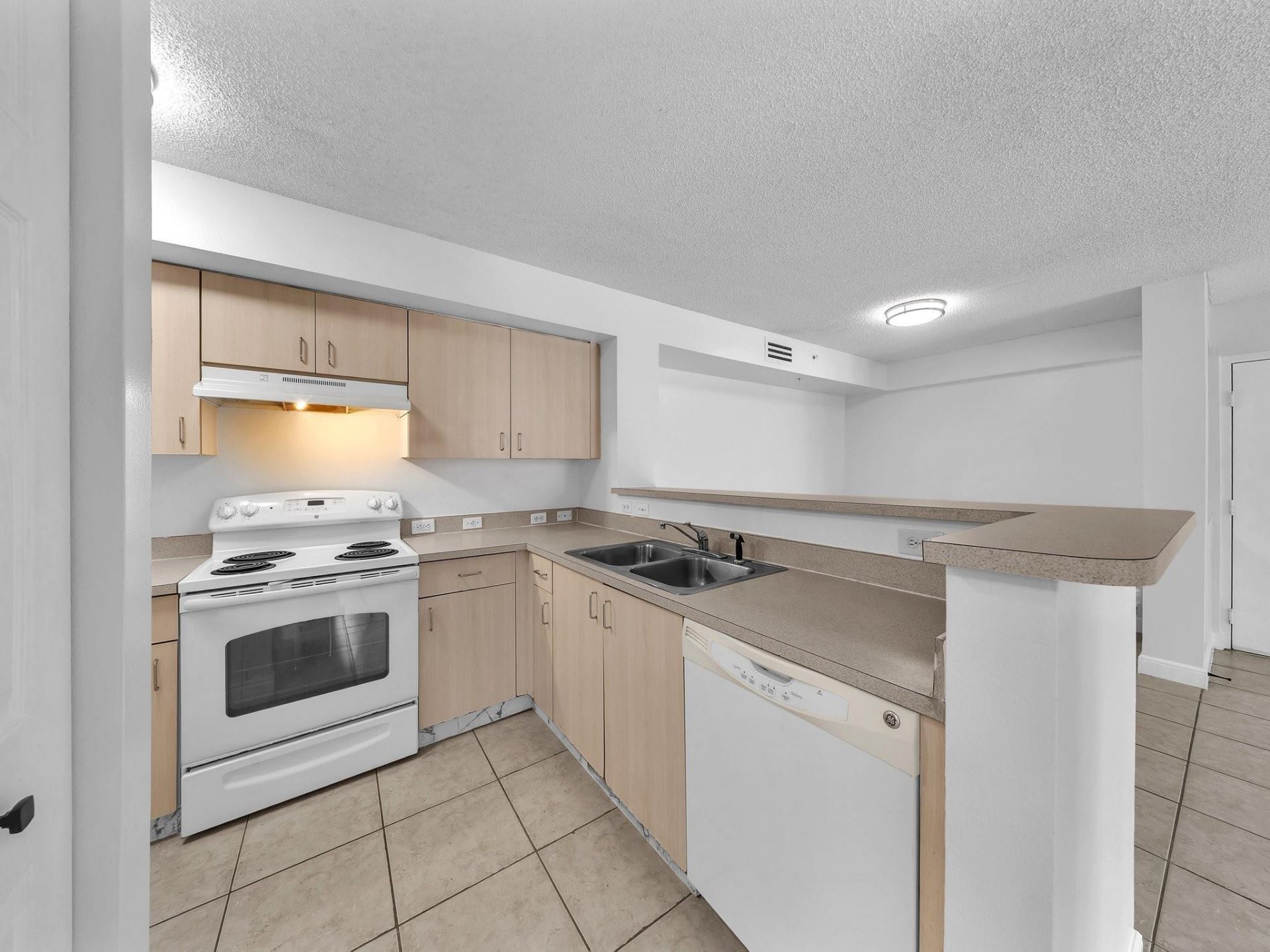 11165 SW 6th Street, Unit 101, Pembroke Pines, FL 33025 Photo