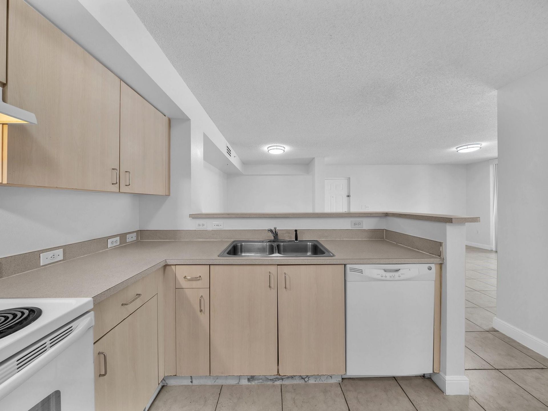 11165 SW 6th Street, Unit 101, Pembroke Pines, FL 33025 Photo