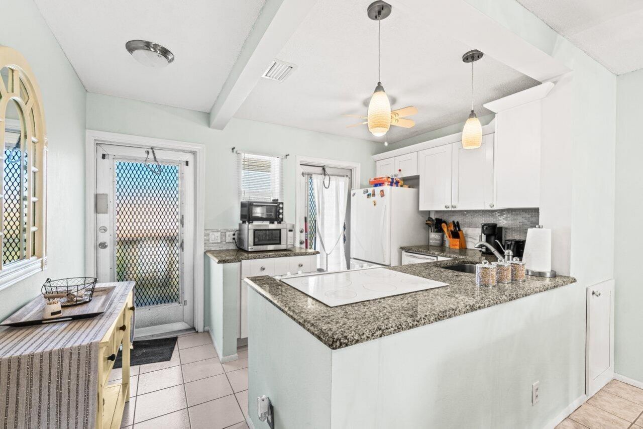 2121 NE 1st Court, Unit 202, Boynton Beach, FL 33435 Photo