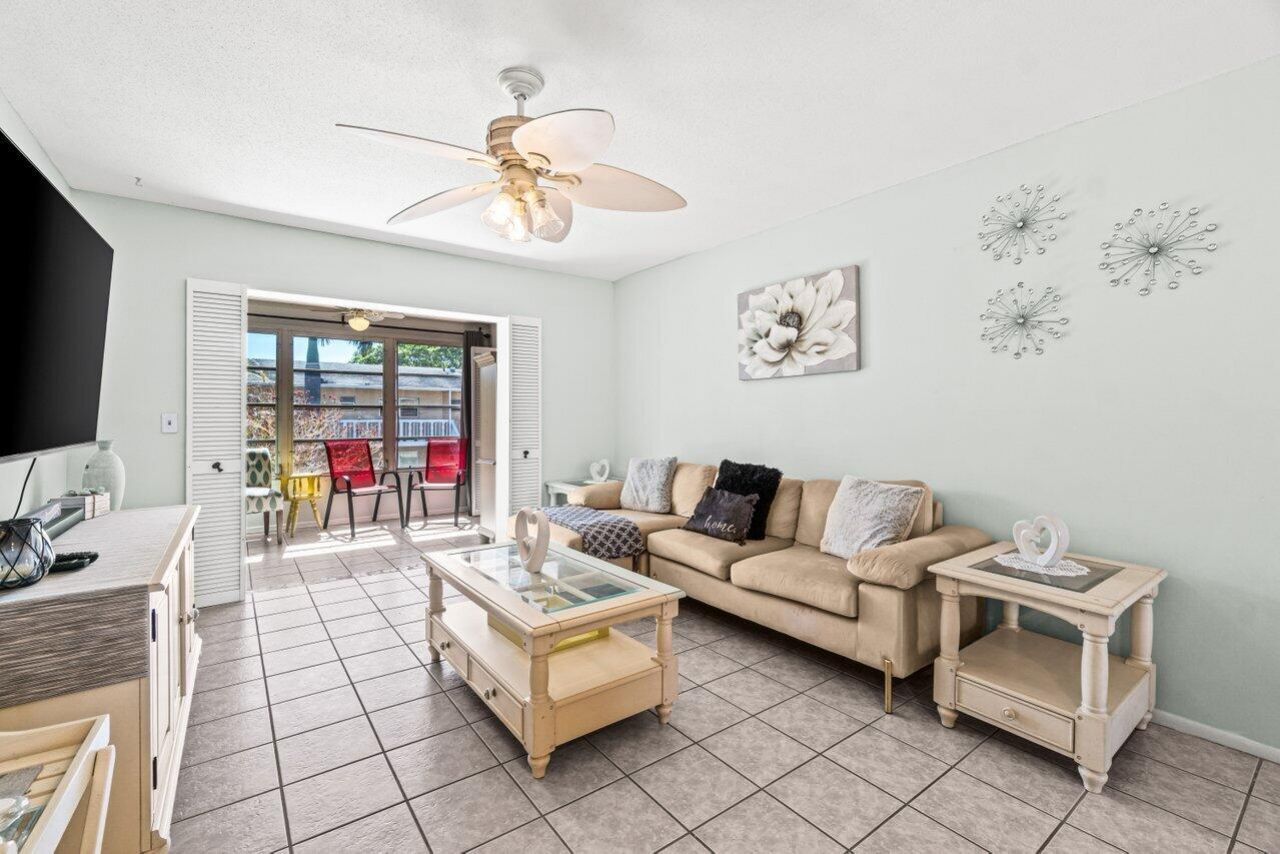 2121 NE 1st Court, Unit 202, Boynton Beach, FL 33435 Photo