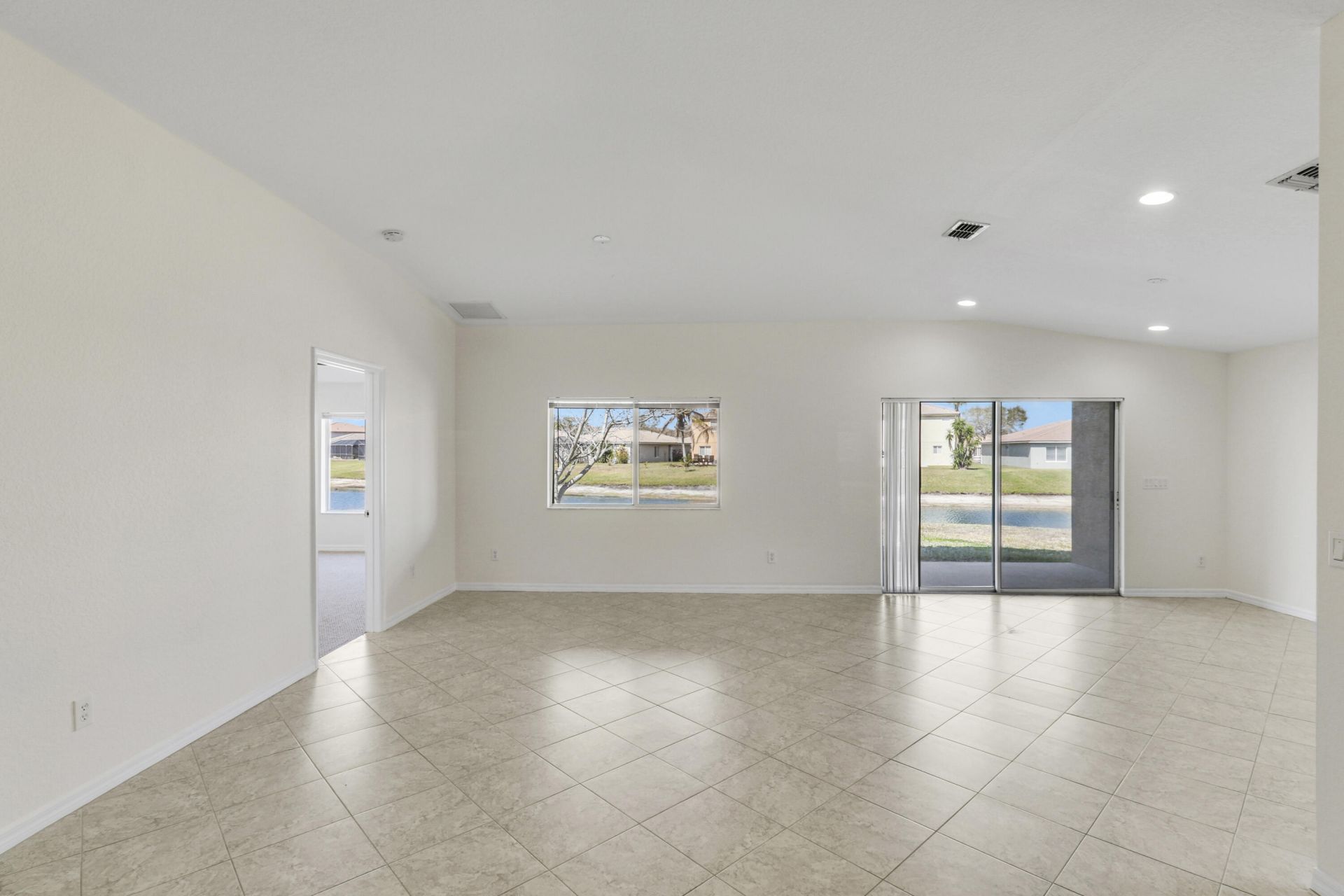 2007 SW Jamesport Dr Drive, Port Saint Lucie, FL 34953 Photo