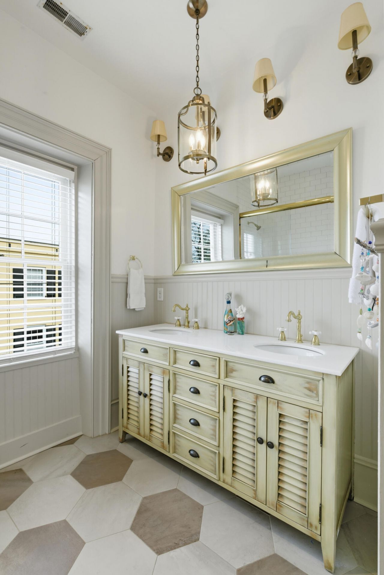 35 Society Street Photo 20