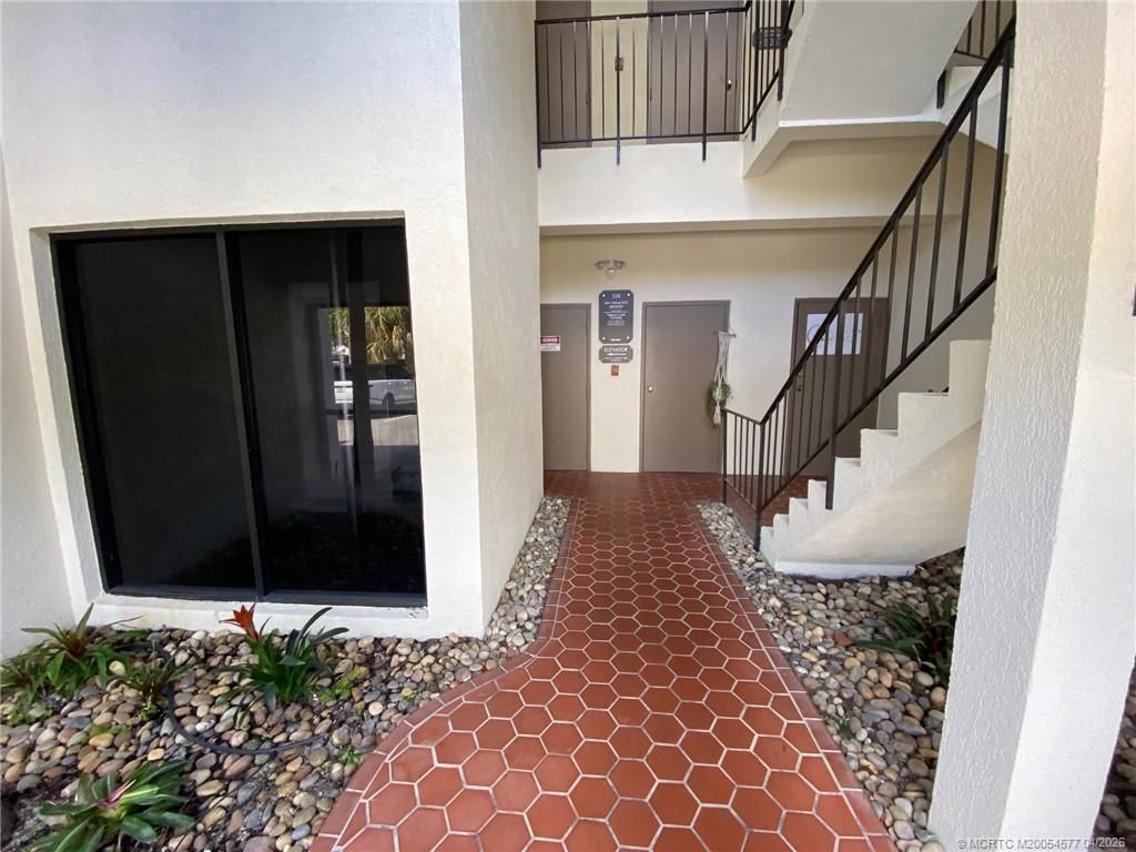 528 SE Osceola Street, Unit B1, Stuart, FL 34994 Photo